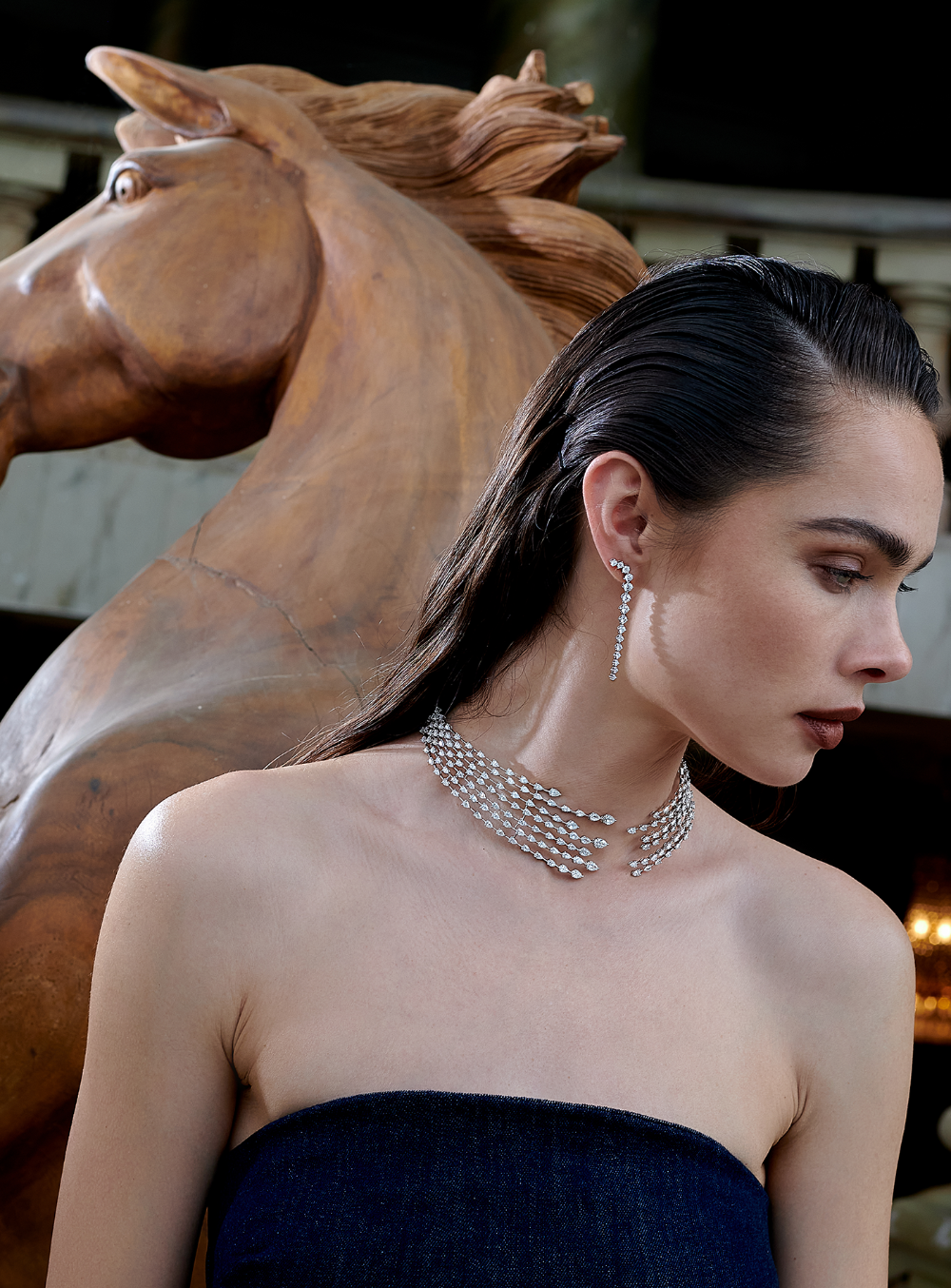 This comes hand in hand with the willingness to challenge the local design norms while catering to a niche of a clientele that belongs to a fashionably conscious customer. Allocated for the red carpets and buzz occasions, each piece is represents a technically ambitious design, while being crafted with the mantra of envisioning new perceptions of jewellery fashion.